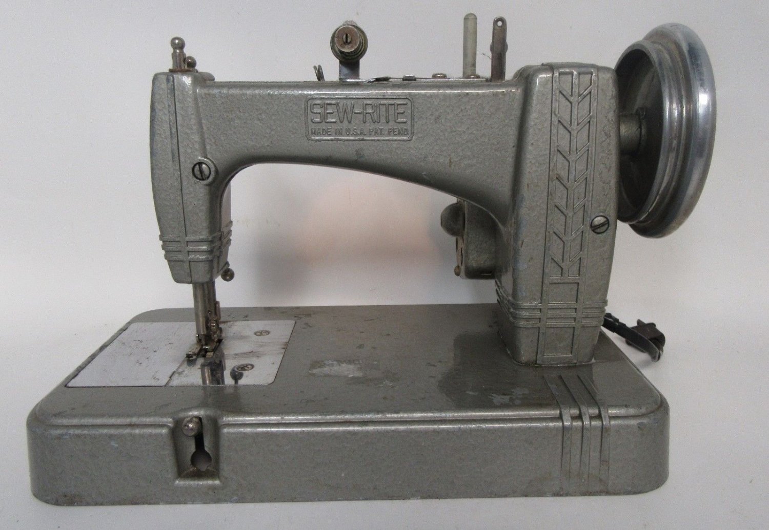 SEW RITE ELECTRIC SEWING MACHINE Parts or Repair