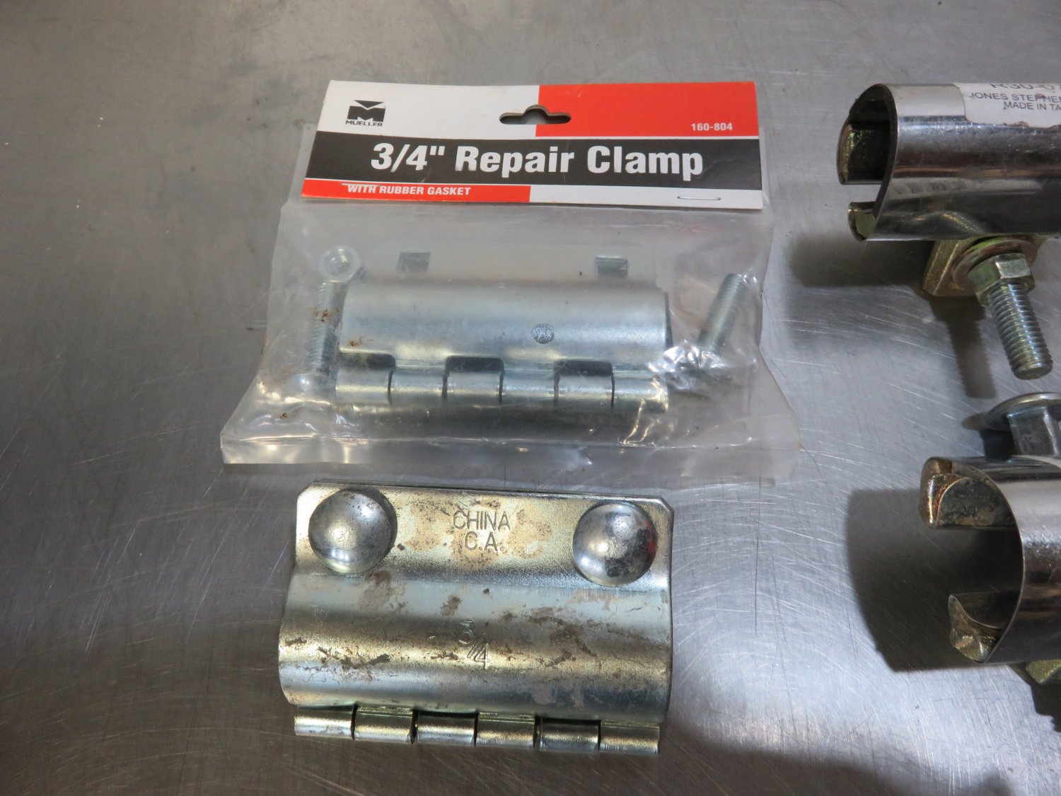 1/2 " and 3/4 " Stainless Steel Water Pipe Repair Clamps, Single