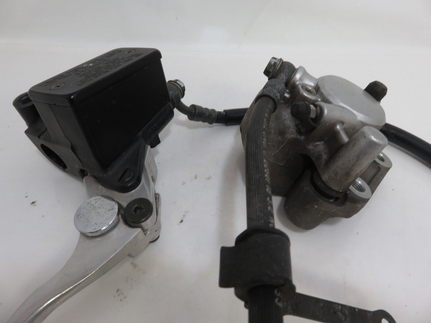 99 Suzuki GZ 250 Marauder OEM Front Brake Master Cylinder, Pads