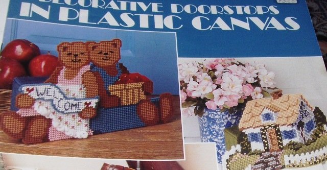 Plastic Canvas Pattern Doorstops Goose, Santa, Welcome Bears Cottage Leisure Arts 1187