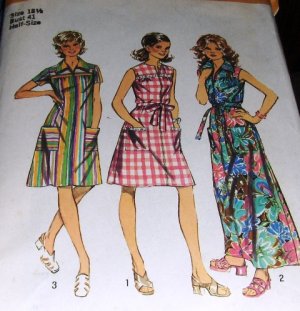 Vintage House Dress Sewing Pattern 1972 Simplicity 5028 size 18 1/2