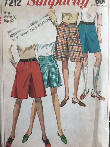 Simplicity 7212 Culottes in Two Lengths Size waist 30" Hip 40" sewing pattern