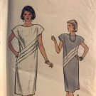 Vogue 8674 Misses' Loose-fitting, straight, pullover dress Sewing Pattern size 14