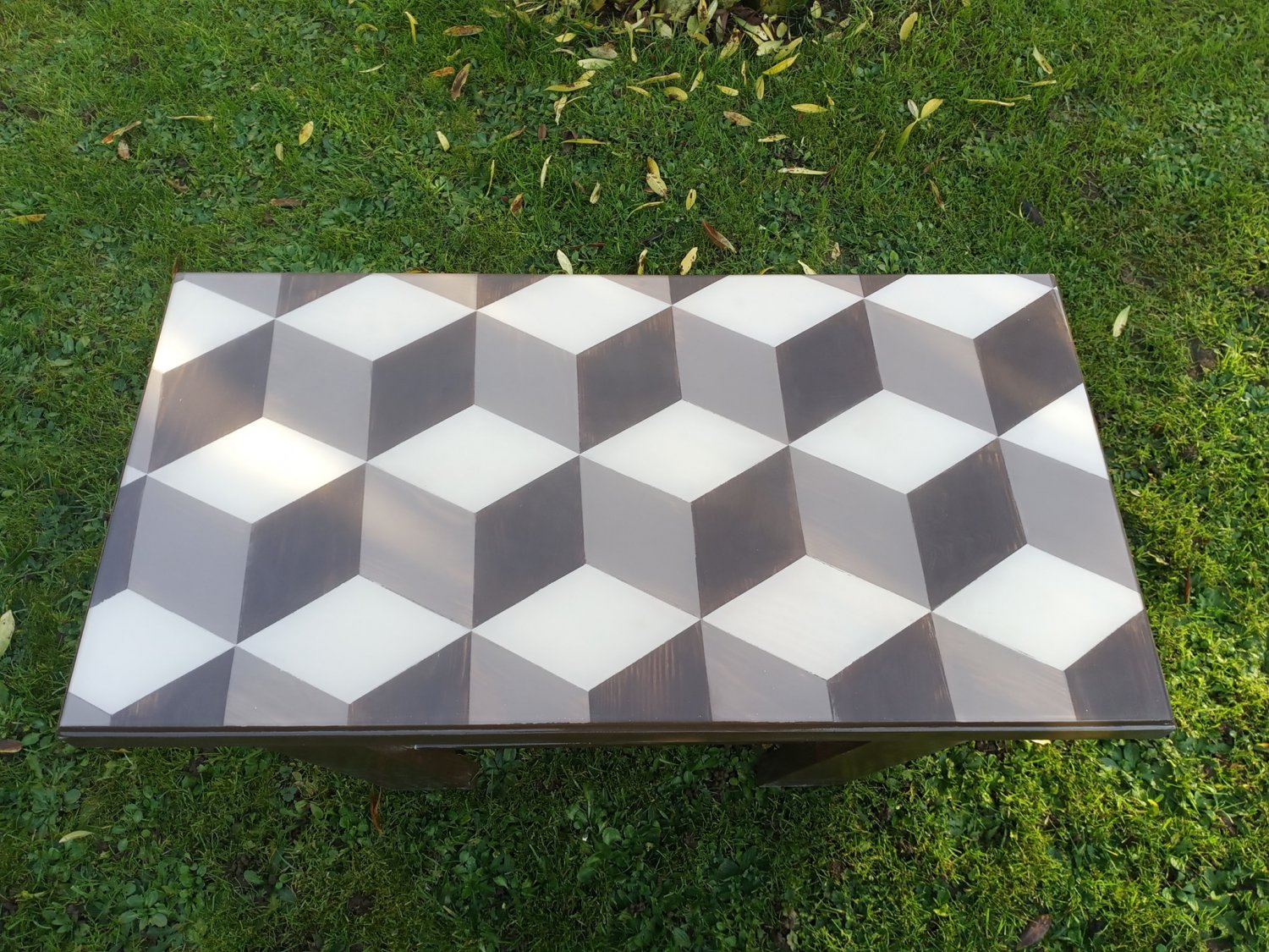 Coffee Table with 3D Pattern
