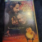 Fly Away Home (VHS, 1997, Closed Captioned Clam Shell Case)