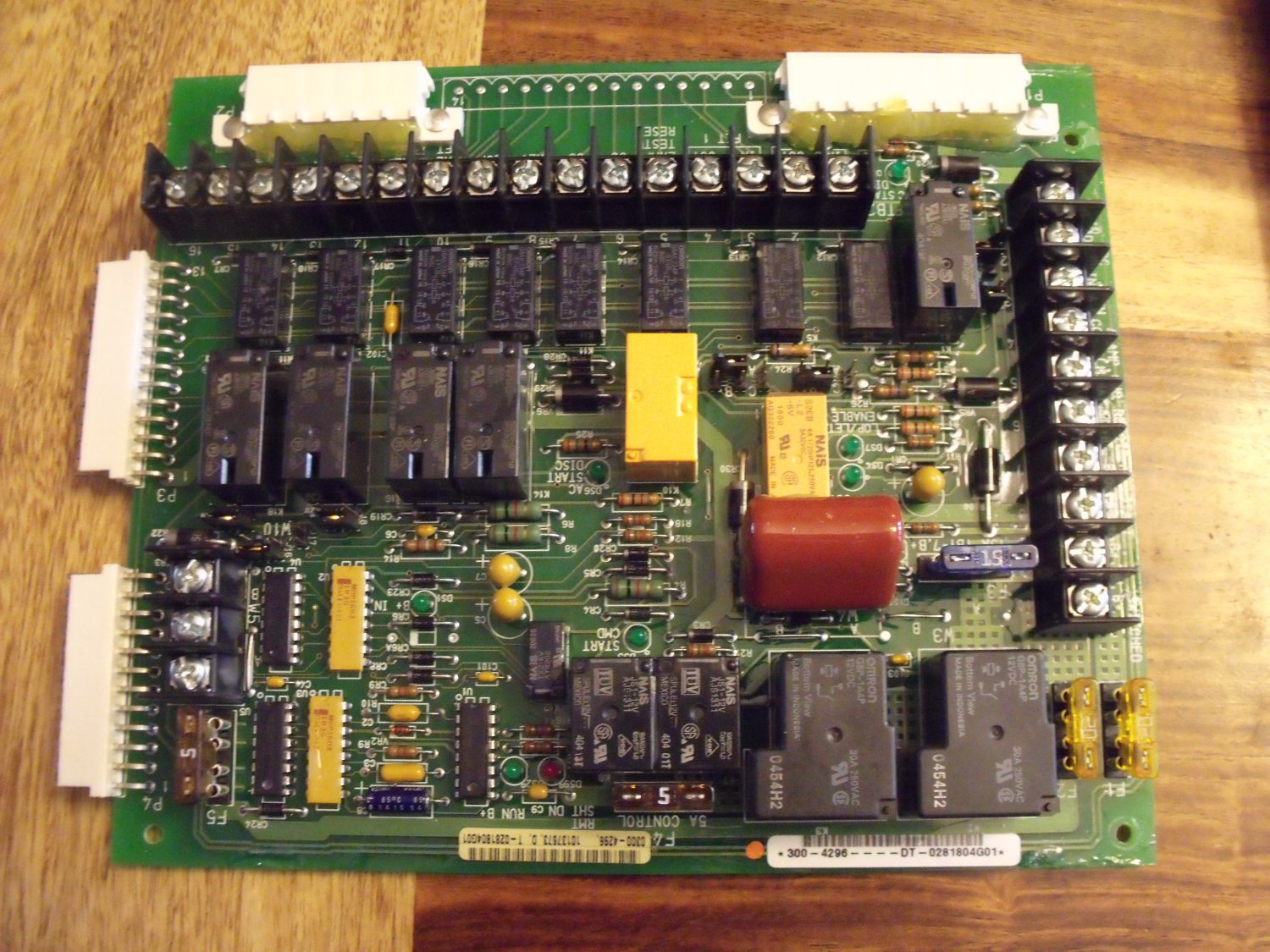 Onan 3004296 Engine Monitor / Detector Board, 12 Light, NEW