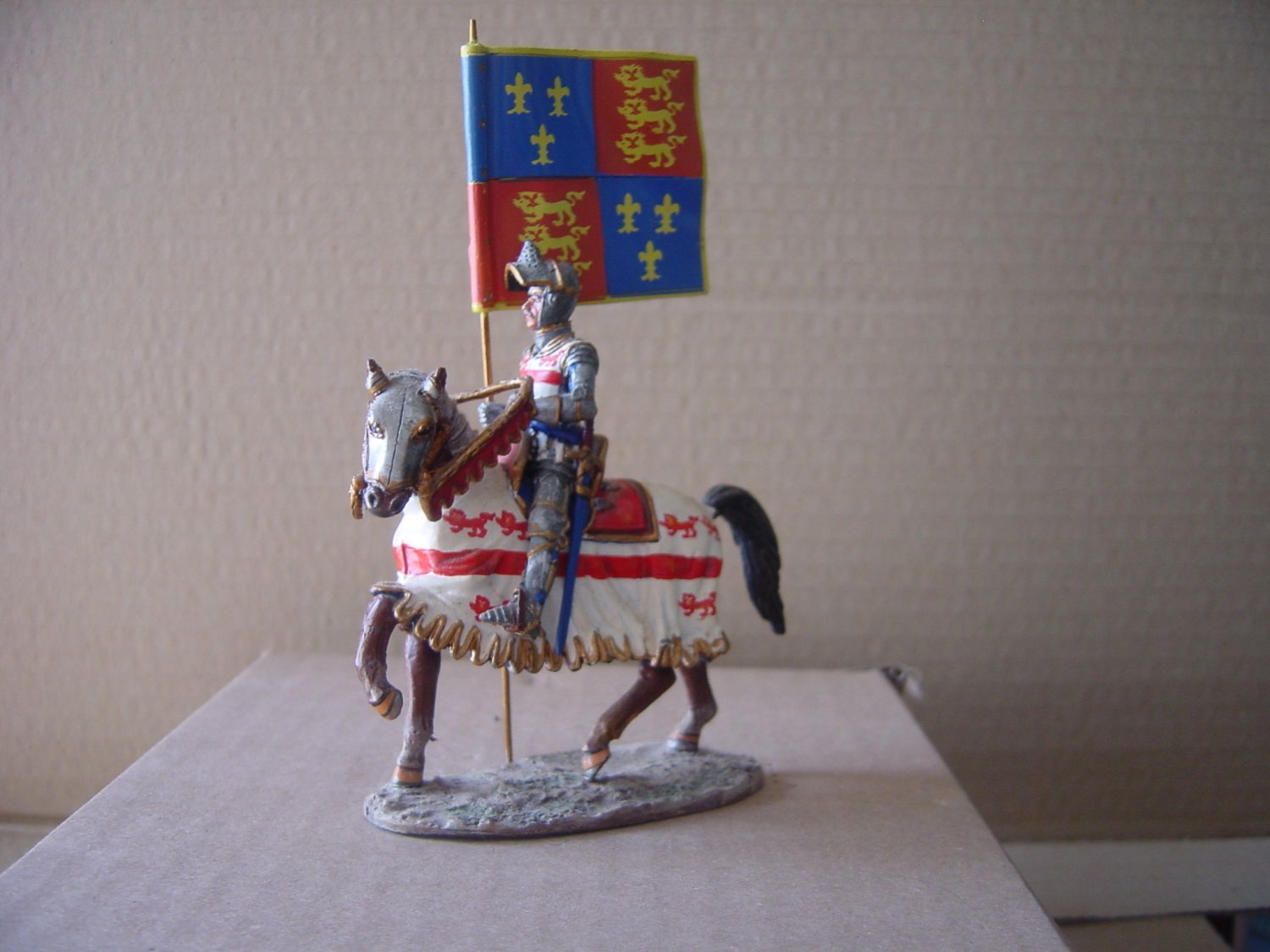 Henry V’s Standard Bearer, Medieval Figurine, Collectable Figurine, Horseman Figurine
