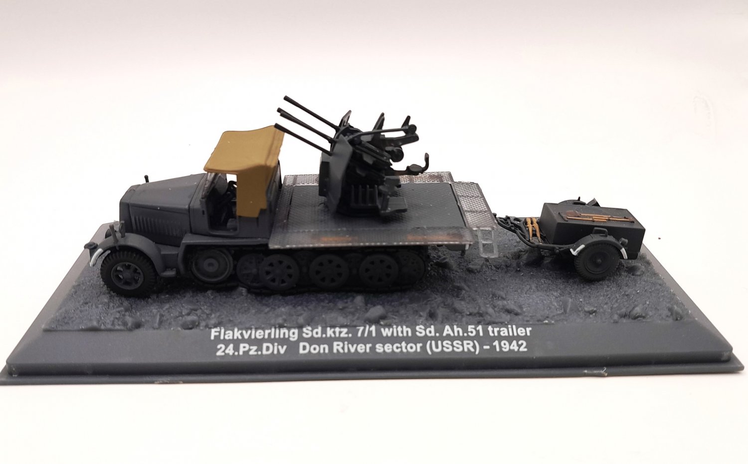 German Miniature Tank WW2 1:72 Altaya Flakvierling Sd.ktz. 7/1 with Sd.AH.51 trailer