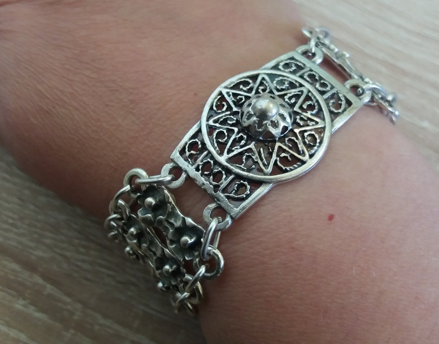 Star Flowery Link Armenian Bracelet &acirc;�� Ethnic Elegance in Silver