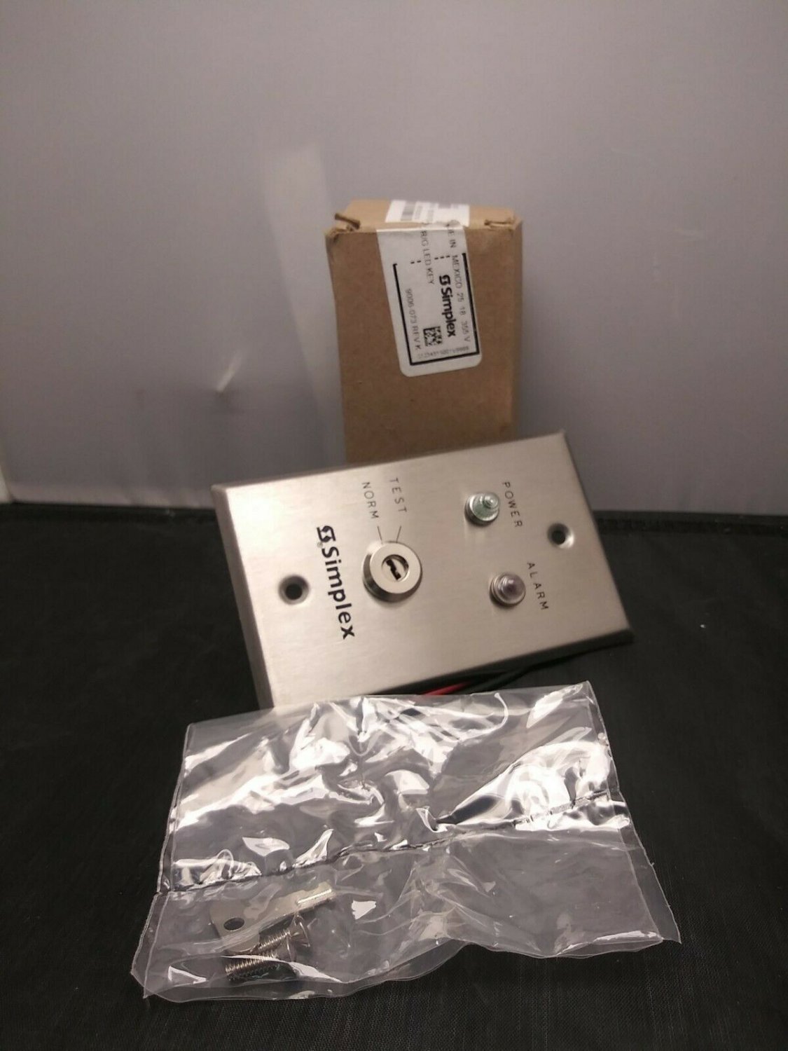 Simplex 4098-9835, SSD REM TEST STA R/G LED KEY.  PART NO. 0621160