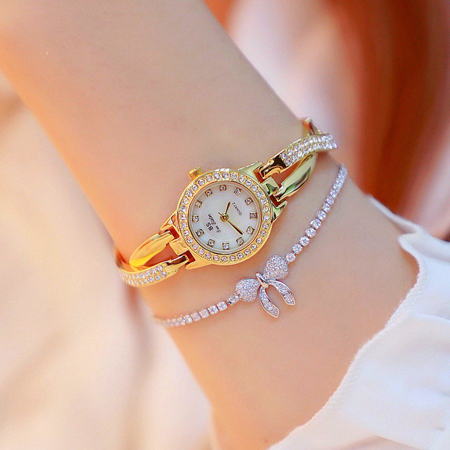 New Luxury Women's trendy Fashion Watches  Band Stylish Quartz Watch