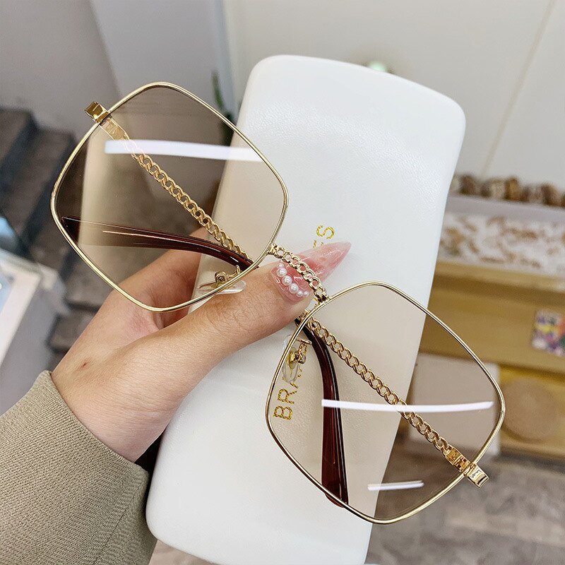 Sunglasses for Women Fashion Vintage Sunglasses Modern Sunglasses Rectangular Eyeglasses for Women.