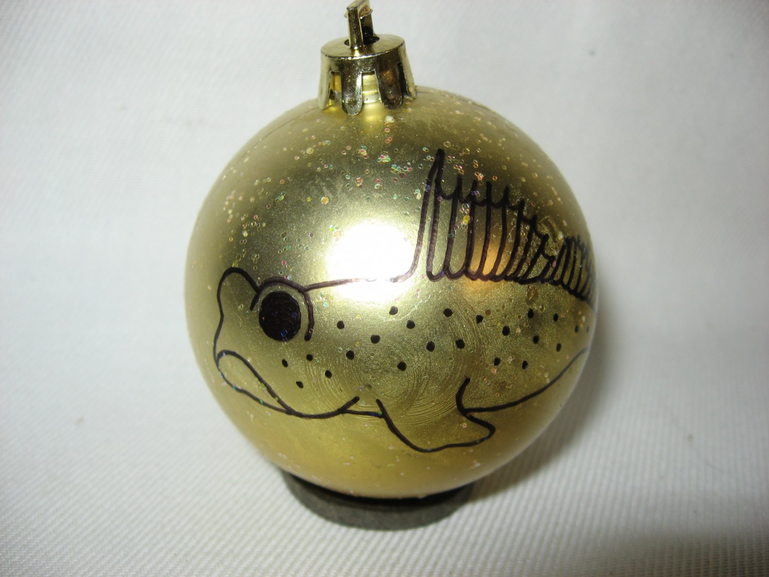 BOGO NEW HANDPAINTED MUDSKIPPER UNBREAKABLE CHRISTMAS BALL ORNAMENT