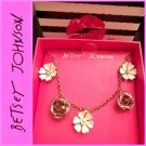 BETSEY JOHNSON B13978-N01 Daisy and Roses Necklace Floral