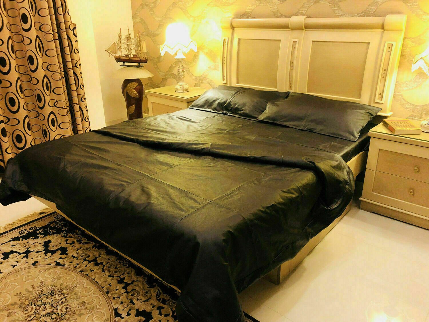 Leather Bed Sheet 4 pieces set deep snug Fitted Duvet Cover Leather Pillow cases