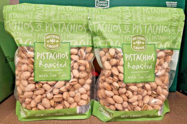 Southern Grove Pistachios Roasted with Sea Salt 16oz 454g (2 Bags)