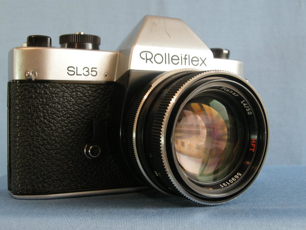Rolleiflex SL35 (Singapore) witn QBM Carl Zeiss Planar 1.4/50 HFT Made in Germany