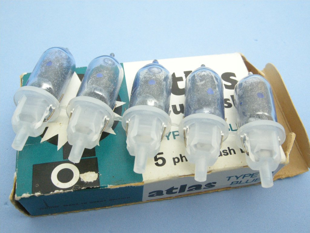 Vintage Atlas Tru-Flash Type 1 B Blue 5 Photoflash Bulbs in Original Box