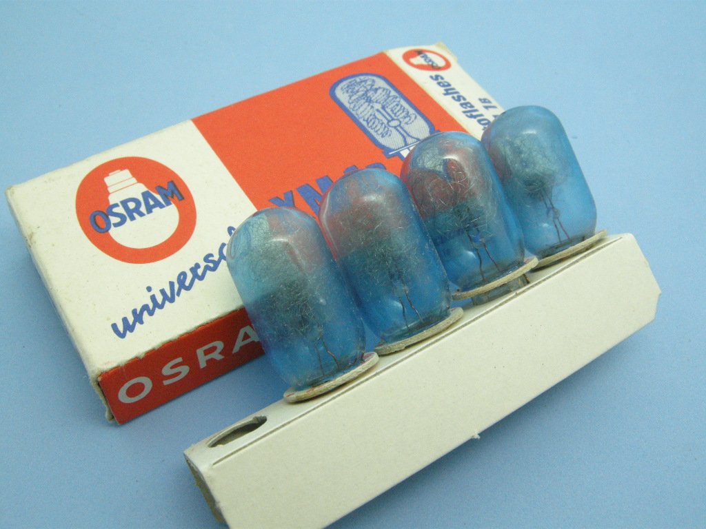 Vintage Osram Universal 4x XM 1B Flash Bulbs in Original Box