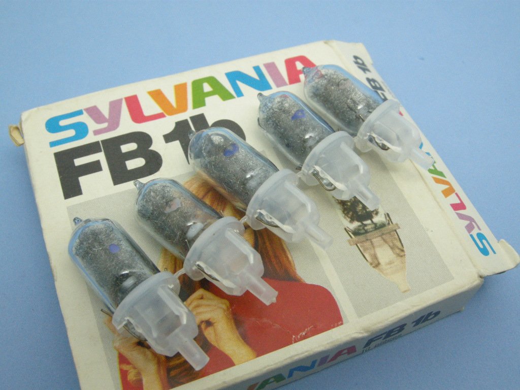 Vintage Sylvania FB 1B 5x Flash Bulbs in Original Box
