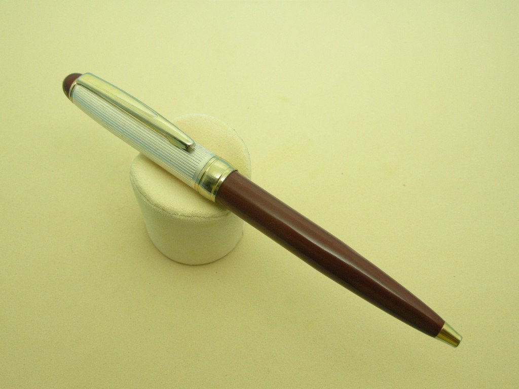 Rare Vintage Unbranded Ballpoint Pen