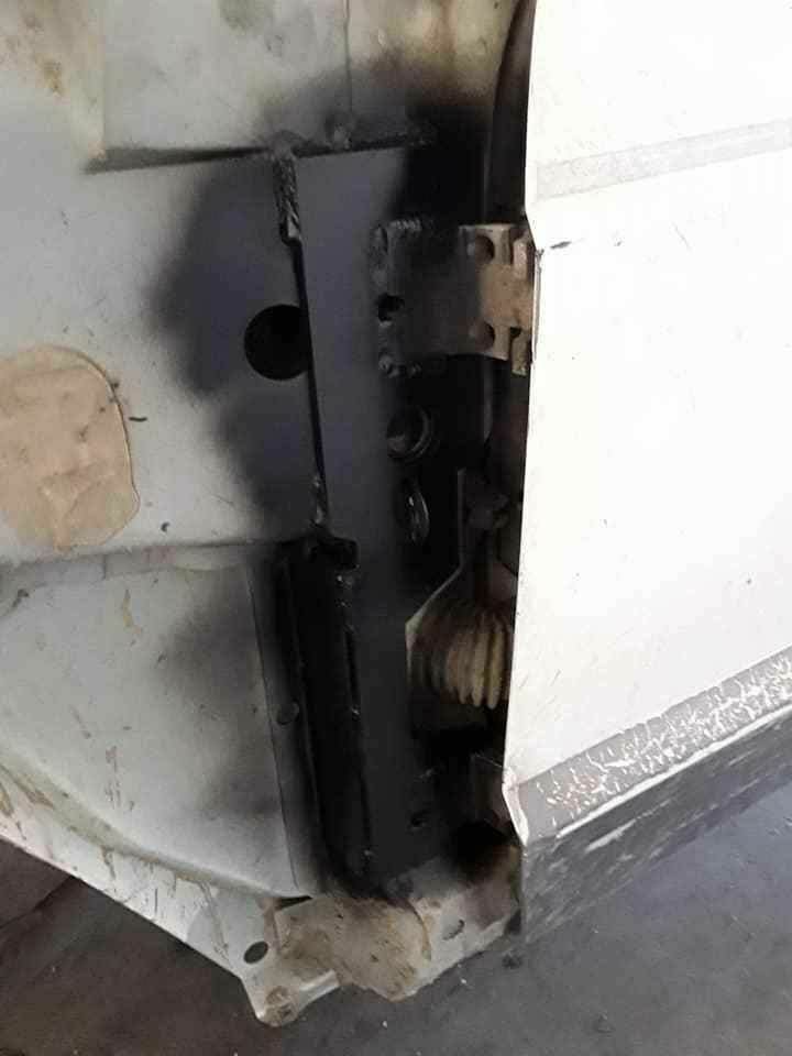 fits Jeep Cherokee XJ MJ 8496 DRIVER AND PASSENGER AND REAR DOORS