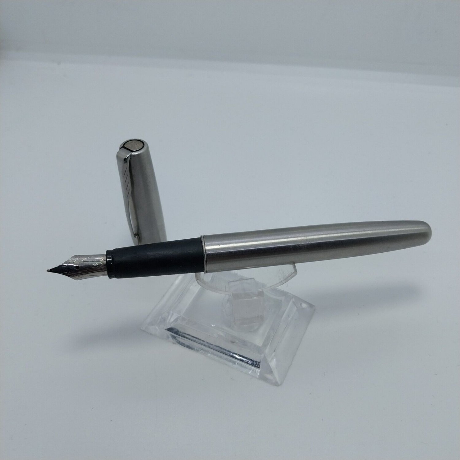 Vintage PARKER FRONTIER Fountain Pen , UK E.II (2008) #11035