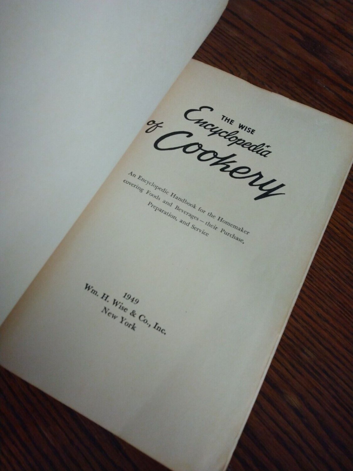 Antique wartime vintage Cookbook. The Wise Encyclopedia Of Cookery. 1949.