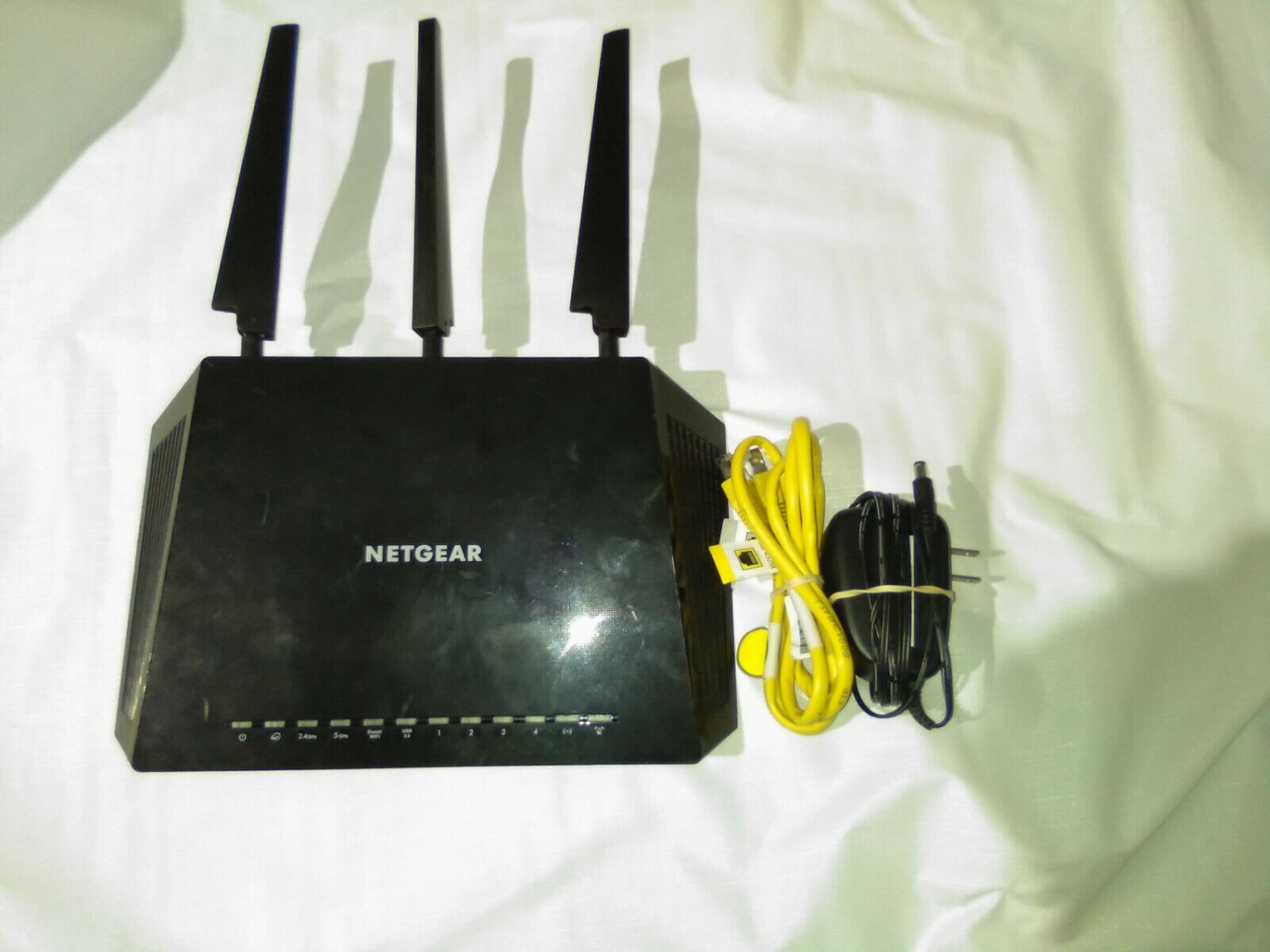 NETGEAR R6700 v2 Nighthawk Ac1750 Dual Band Smart WiFi Router