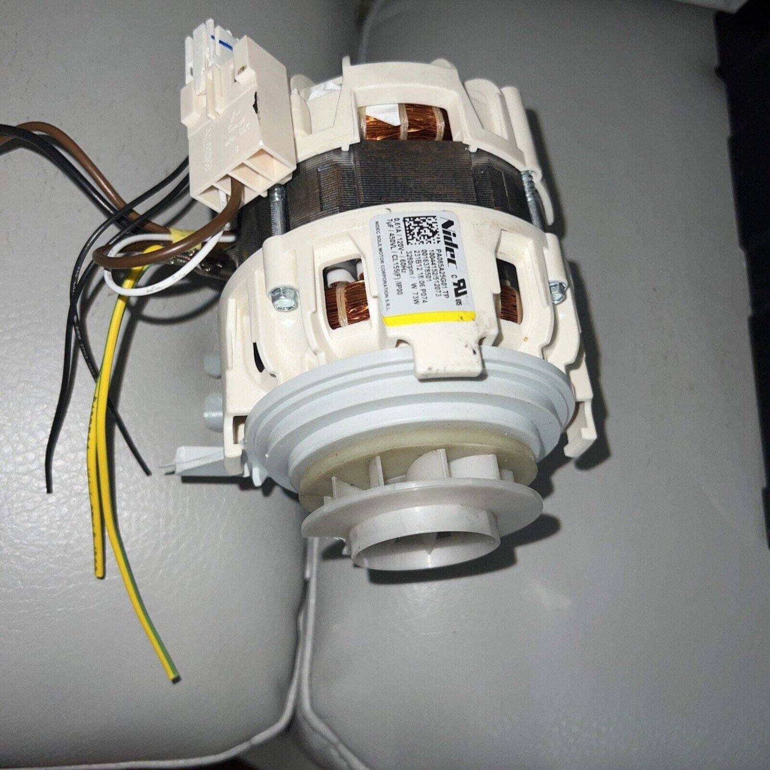 HISENSE DISHWASHER CIRCULATION PUMP PART PA085A25G01 Broken Plastic