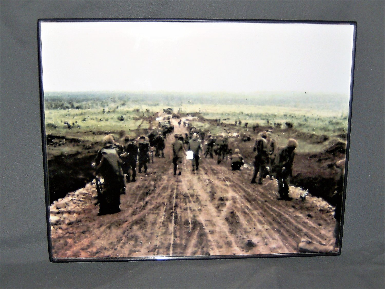 Vietnam -TROOPs -1967 = 3 Photo Albums + 300 (4" / 6") Color Photos + (3) 8"/10" cover photos