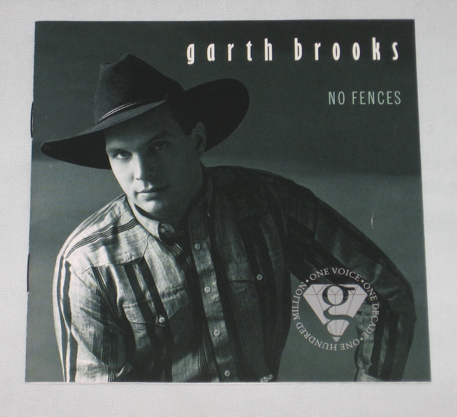 Garth Brooks No Fences Song LYRICS BOOKLET.