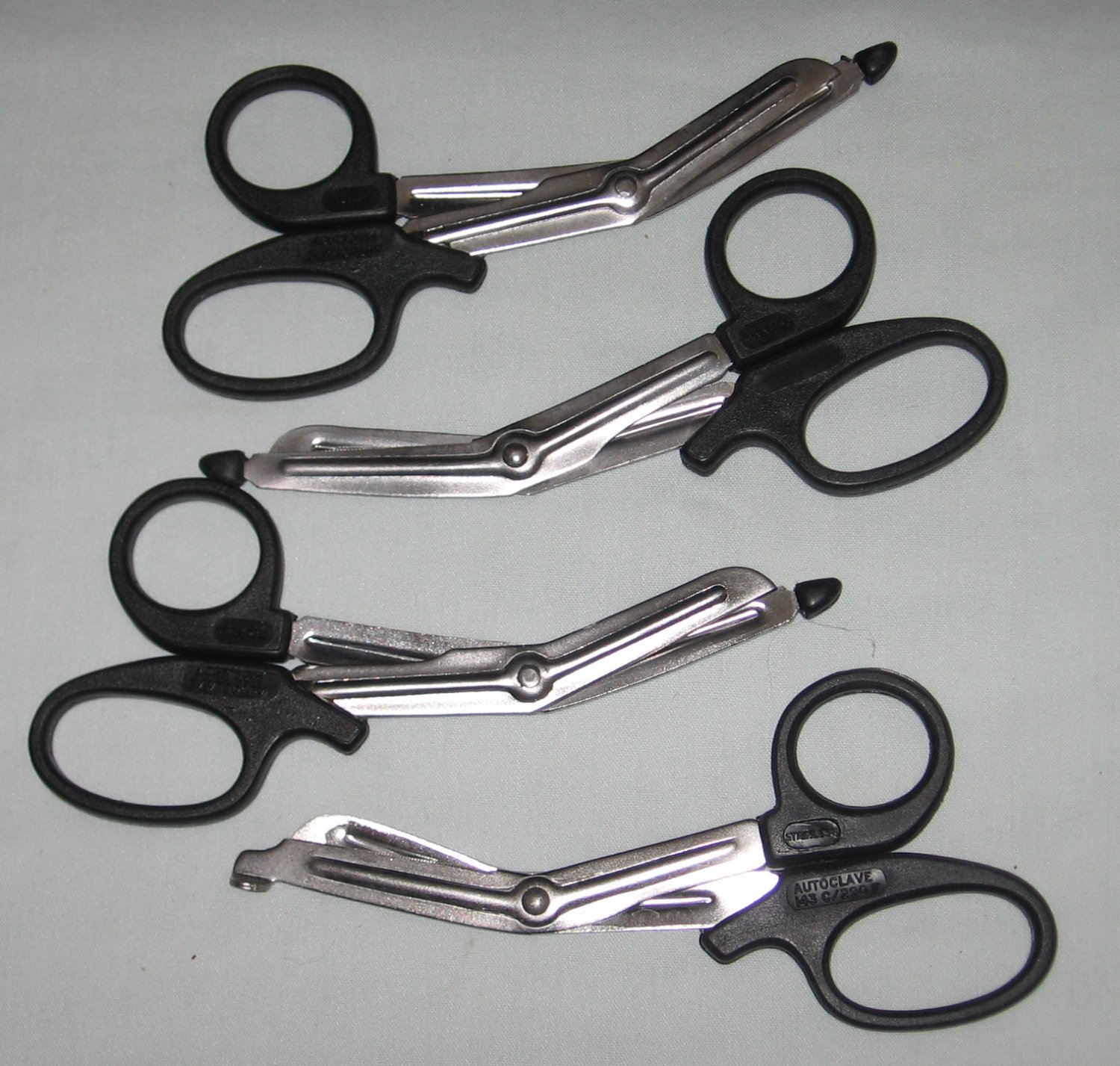 lot-of-4-medical-scissors-for-first-aid-kits-new