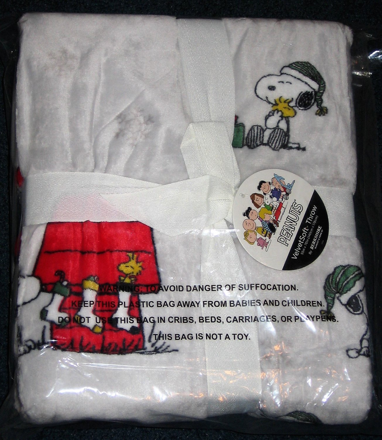 Berkshire Peanuts Snoopy Woodstock VelvetSoft Throw Christmas Blanket