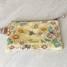 Bumble Bee and Daisy Flowers Fabric Zipper Coin Purse handmade