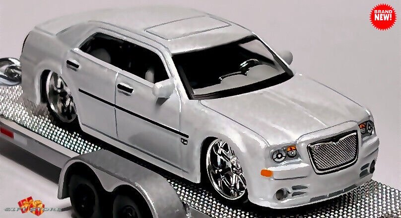 VERY RARE KEYCHAIN WHITE CHRYSLER 300C NEW CUSTOM Ltd EDITION GREAT GIFT