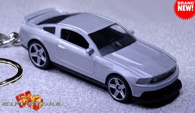 RARE KEYCHAIN SILVER FORD MUSTANG GT CUSTOM PAINT Ltd GREAT GIFT NOVELTY