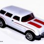 RARE KEYCHAIN WHITE RED CHEVROLET CORVETTE NOMAD GREAT GIFT & DESK DISPLAY