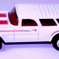 RARE KEYCHAIN WHITE RED CHEVROLET CORVETTE NOMAD GREAT GIFT & DESK DISPLAY
