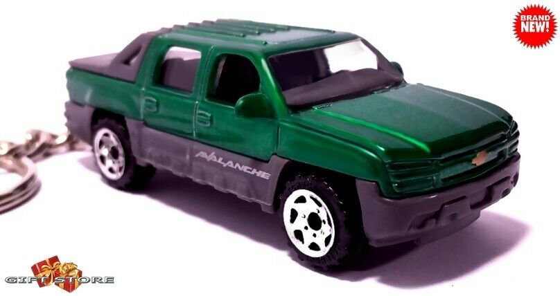 RARE KEYCHAIN GREEN CHEVY AVALANCHE CHEVROLET Z71 CUSTOM Ltd. GREAT GIFT