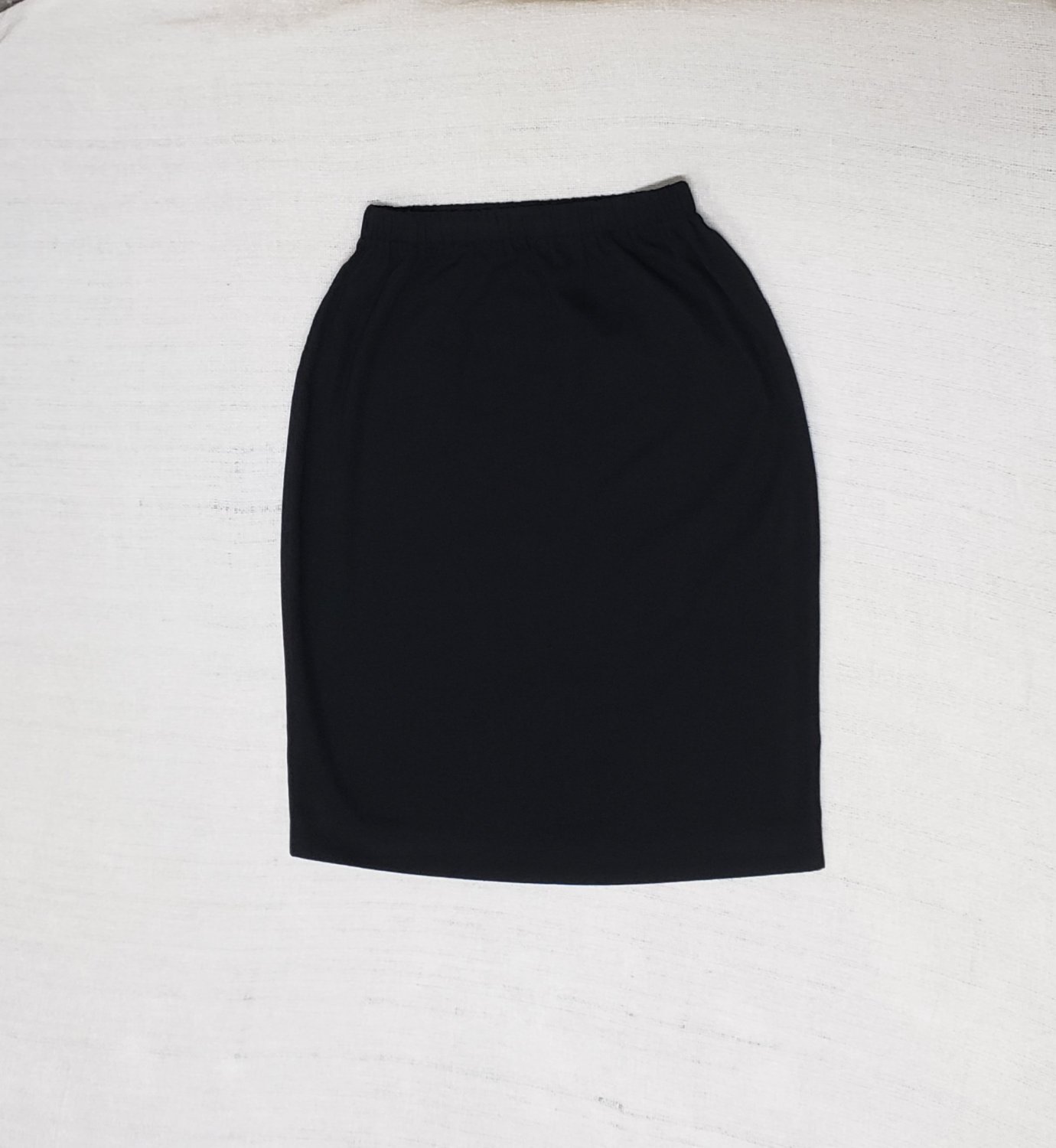Basic Black 23 inch Pencil Straight Skirt 6.5 inch Back Slit Size 6