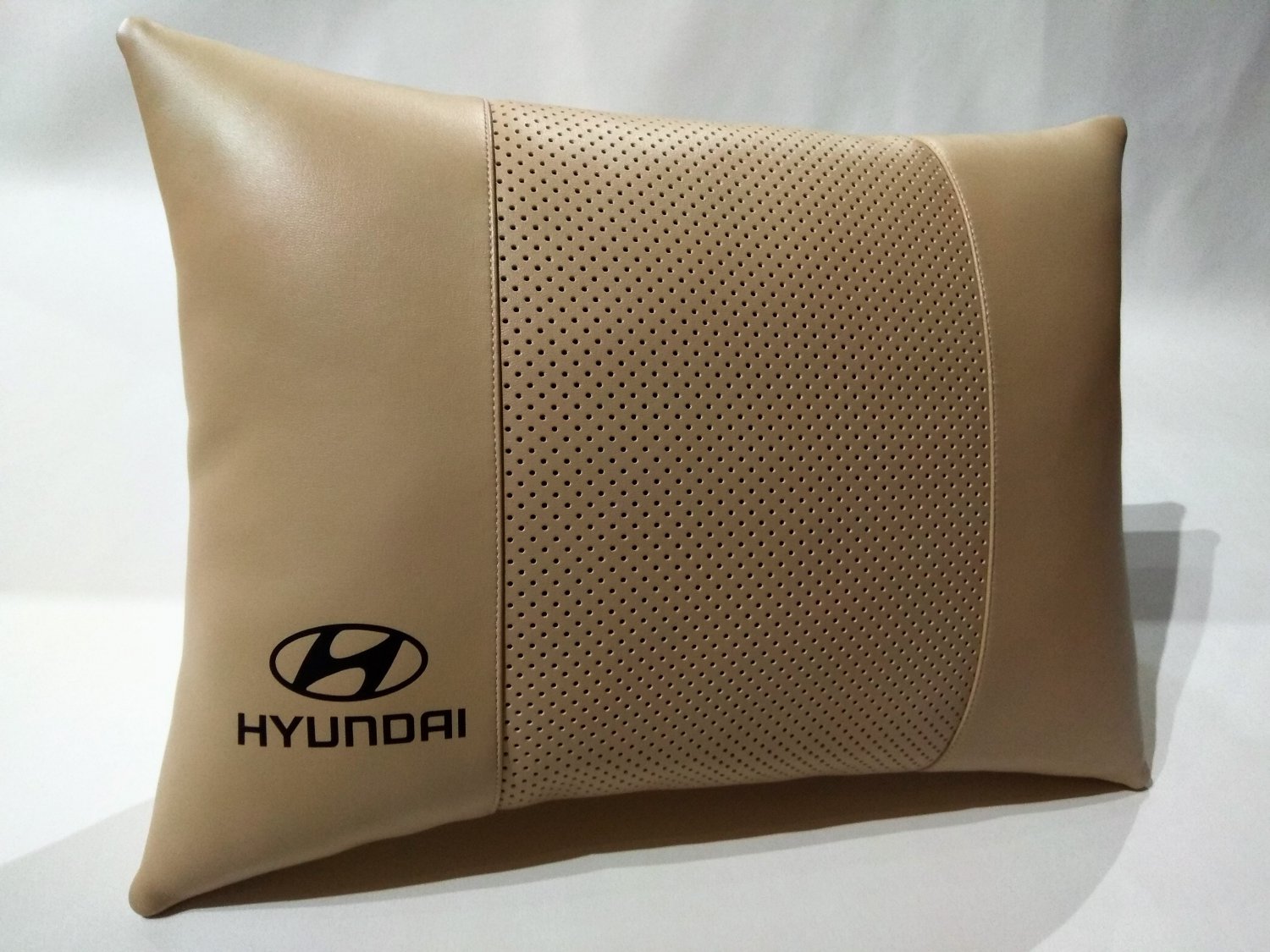 Auto Pillow Comfortable Back Rest with Logo Hyundai Headrest Cushions Pad Support Othopedic Seat