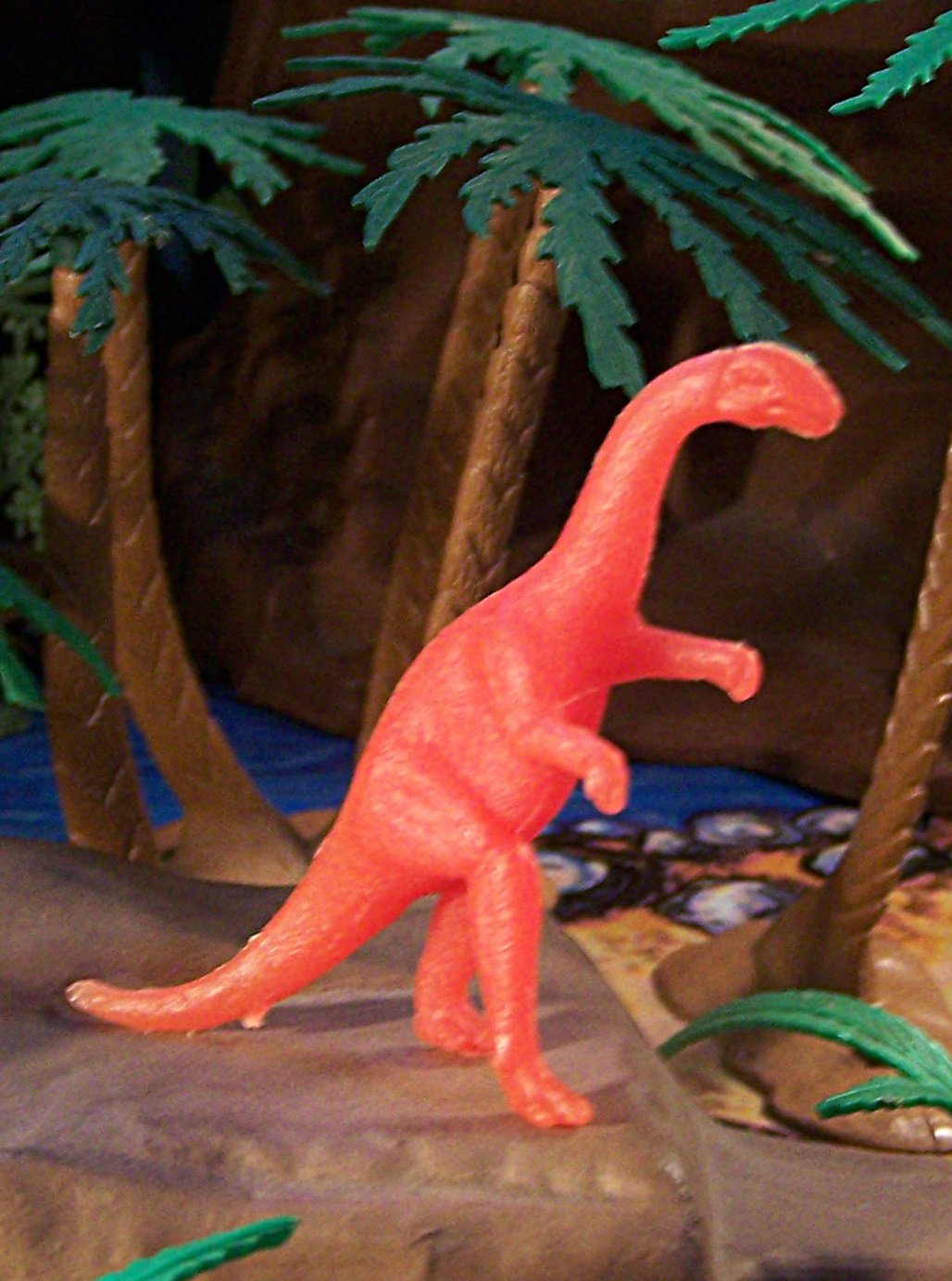 MPC (1962 mold*) Plateosaurus (Mold #33) Dinosaur Pale Red (8-12-21)