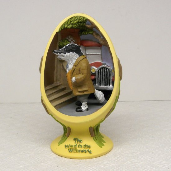 Wind in the Willows Figurine CVS Egg Shaped Limited Edition Badger's Plan 2002