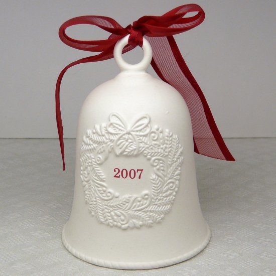 Hallmark Porcelain Dated Bell 2007 white wreath red ribbon boxed