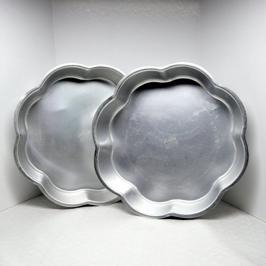 2 Vintage Wilton cake pans 1971 petal shape 9" 502 2146