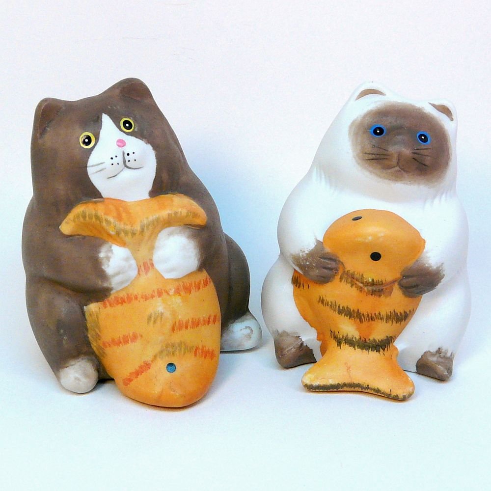 Cat and fish Siamese bicolor salt and pepper bisque porcelain