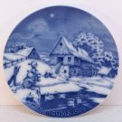 Vtg Royale Blue Winter China Christmas plate 1973 children feeding ducks snow scene West germany Vtg Royale Blue Winter China Christmas plate 1973 children feeding ducks snow scene West germany