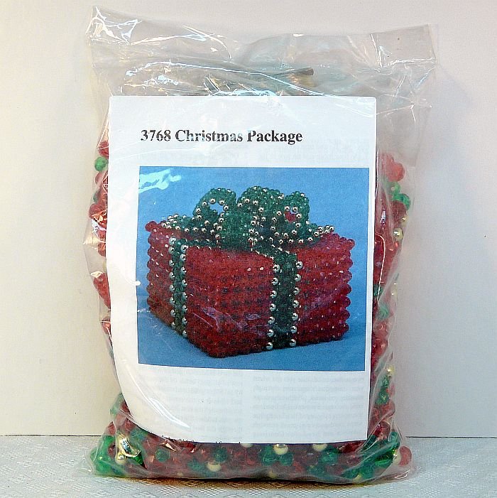 Vtg Christmas beaded wrapped package kit makes 1