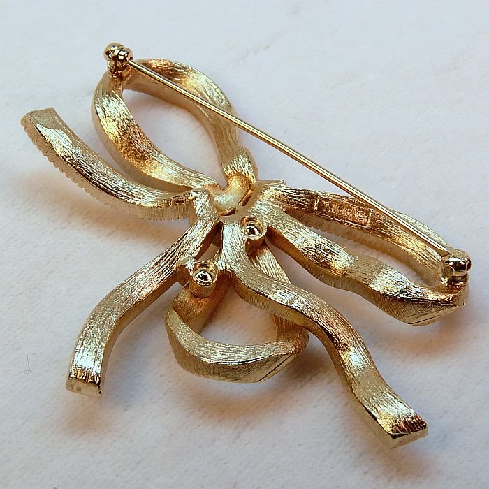 vtg Trifari bow brooch pin gold tone